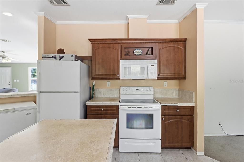 待售: $222,000 (4 贝兹, 2 浴室, 2280 平方英尺)