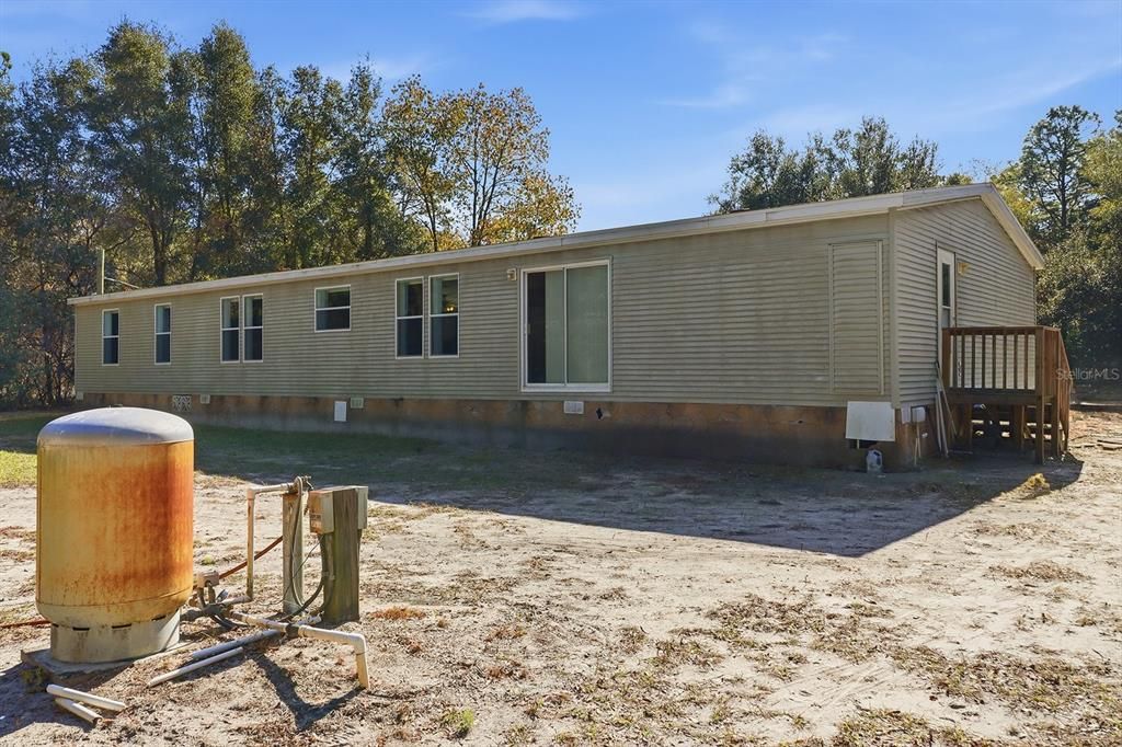 待售: $222,000 (4 贝兹, 2 浴室, 2280 平方英尺)