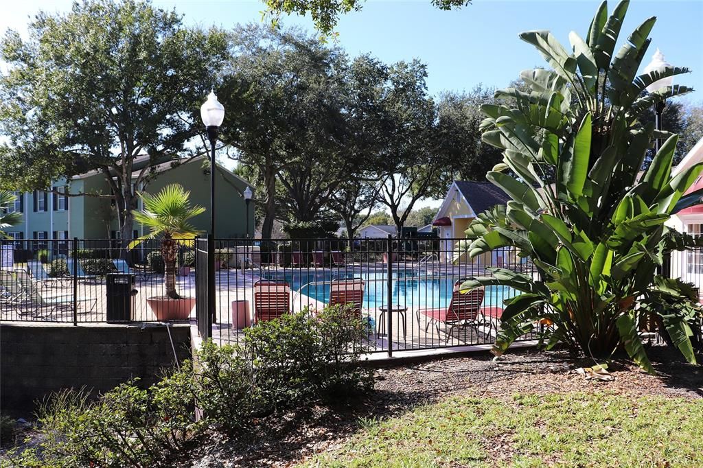 For Rent: $1,725 (2 beds, 1 baths, 830 Square Feet)