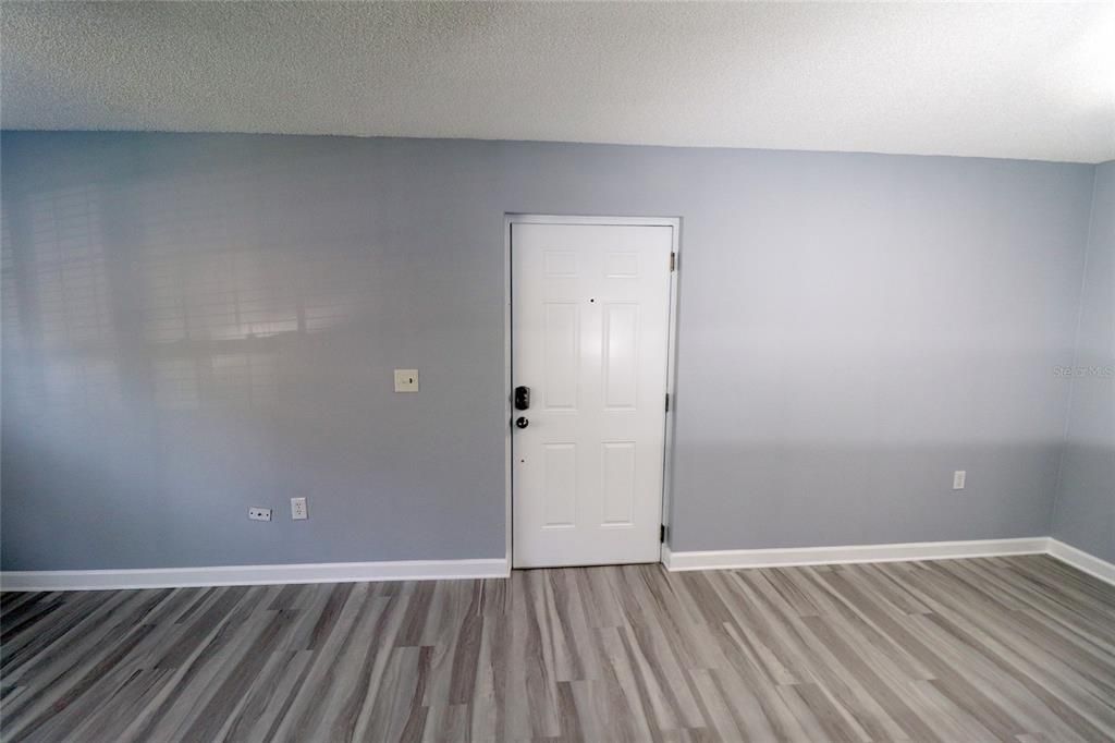 For Rent: $1,725 (2 beds, 1 baths, 830 Square Feet)