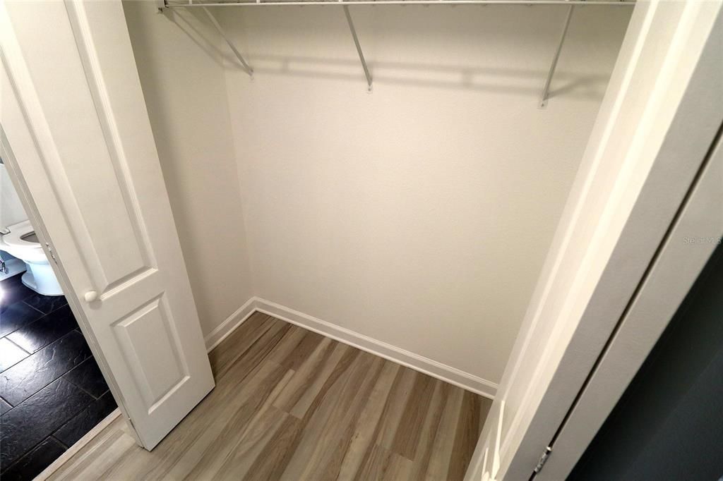 For Rent: $1,725 (2 beds, 1 baths, 830 Square Feet)