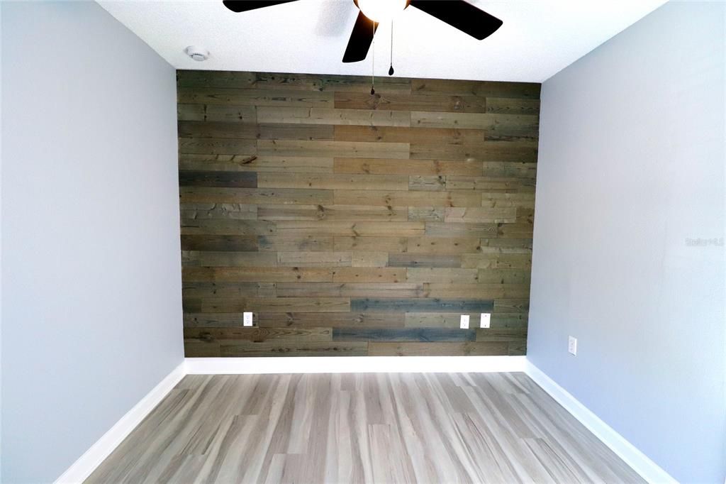 For Rent: $1,725 (2 beds, 1 baths, 830 Square Feet)