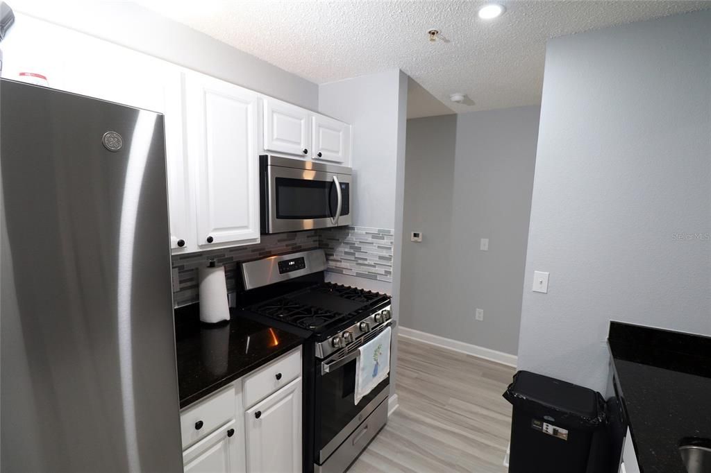 For Rent: $1,725 (2 beds, 1 baths, 830 Square Feet)