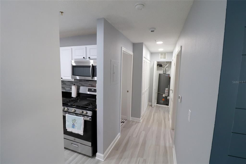 For Rent: $1,725 (2 beds, 1 baths, 830 Square Feet)