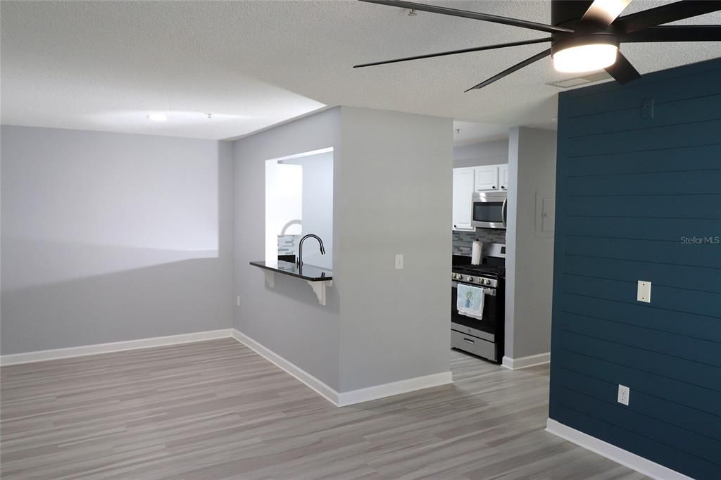 For Rent: $1,725 (2 beds, 1 baths, 830 Square Feet)