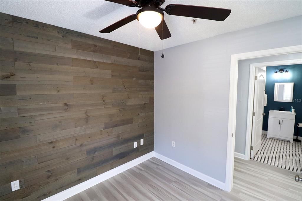 For Rent: $1,725 (2 beds, 1 baths, 830 Square Feet)