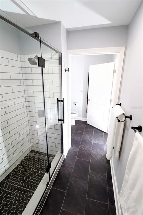 For Rent: $1,725 (2 beds, 1 baths, 830 Square Feet)