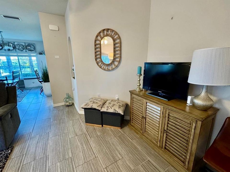 En Venta: $235,000 (3 camas, 2 baños, 1200 Pies cuadrados)