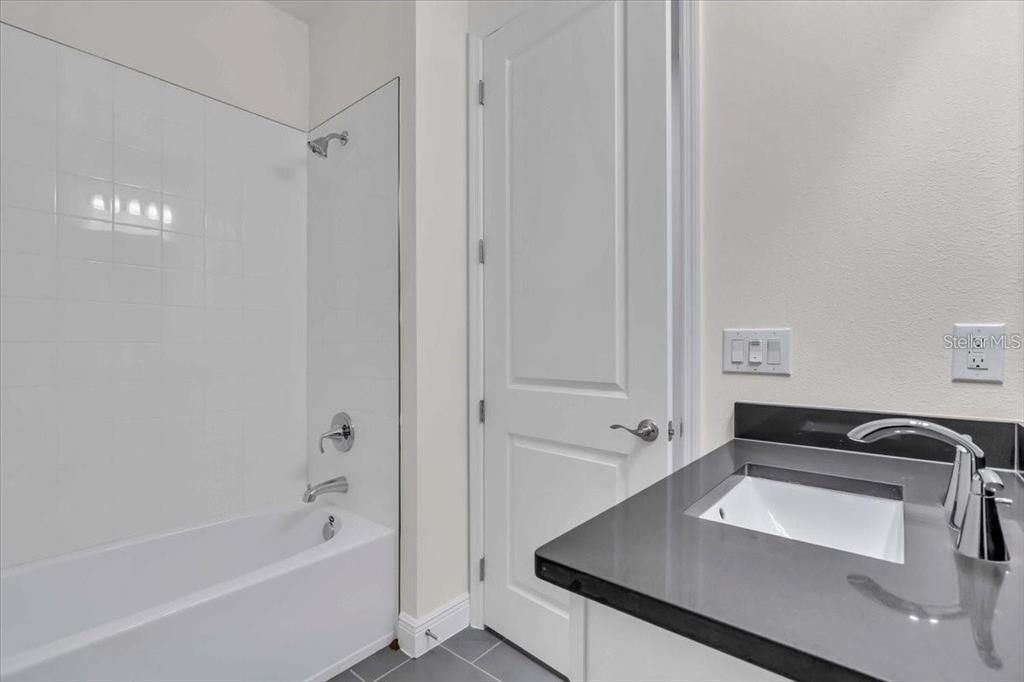 В аренду: $2,250 (3 спален, 2 ванн, 1400 Квадратных фут)