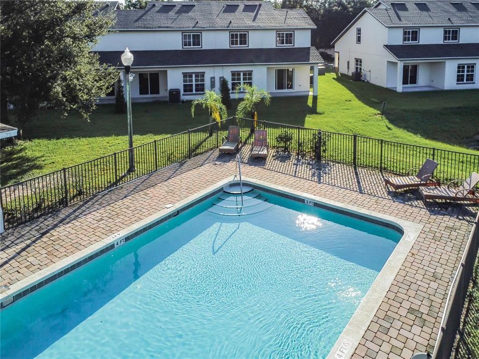 For Rent: $2,250 (4 beds, 2 baths, 2004 Square Feet)