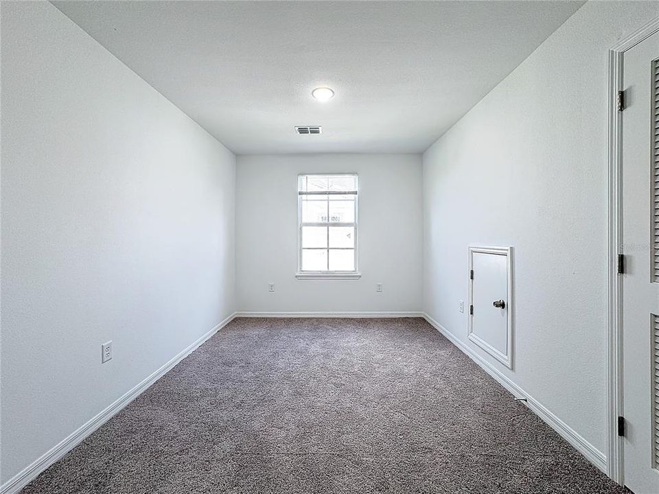 For Rent: $2,250 (4 beds, 2 baths, 2004 Square Feet)