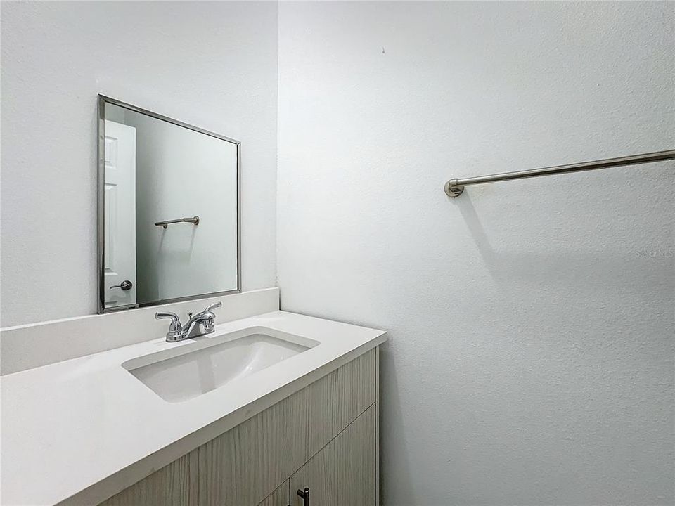 For Rent: $2,250 (4 beds, 2 baths, 2004 Square Feet)