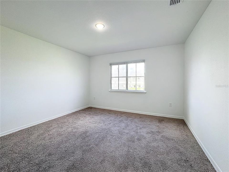 For Rent: $2,250 (4 beds, 2 baths, 2004 Square Feet)