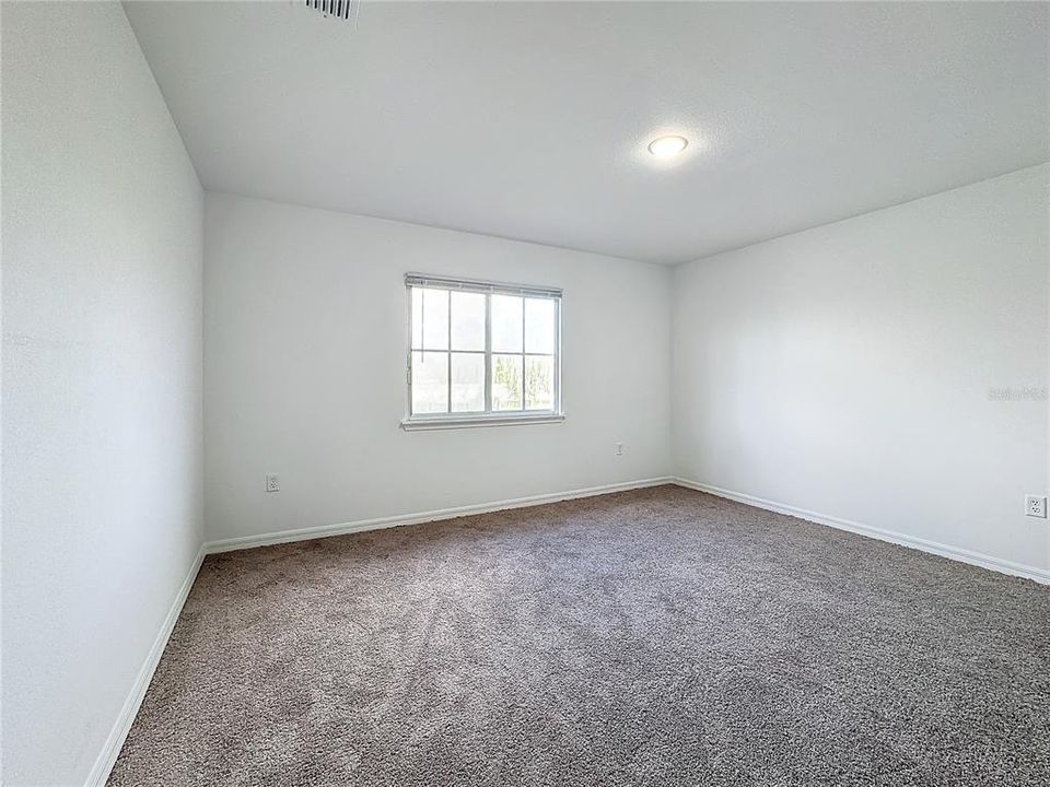 For Rent: $2,250 (4 beds, 2 baths, 2004 Square Feet)