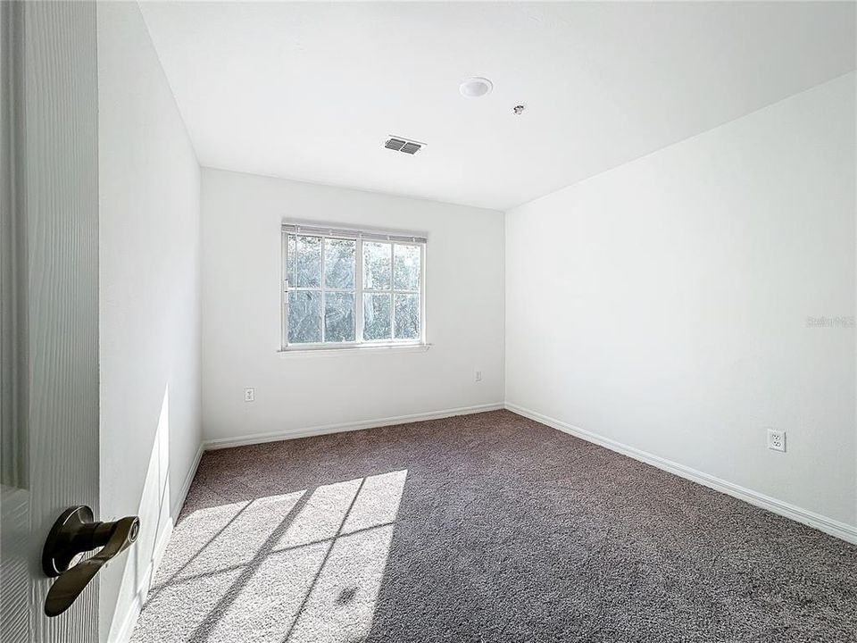 For Rent: $2,250 (4 beds, 2 baths, 2004 Square Feet)