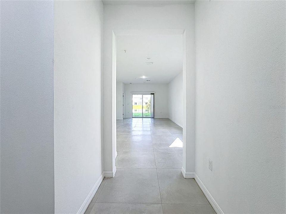 For Rent: $2,250 (4 beds, 2 baths, 2004 Square Feet)