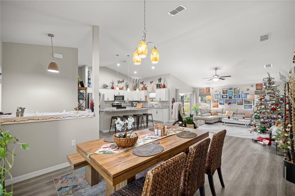 For Sale: $375,000 (4 beds, 2 baths, 1927 Square Feet)