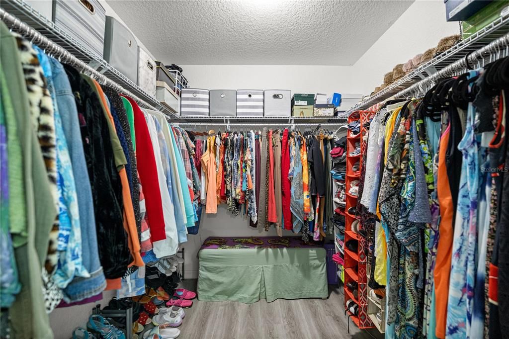 For Sale: $375,000 (4 beds, 2 baths, 1927 Square Feet)