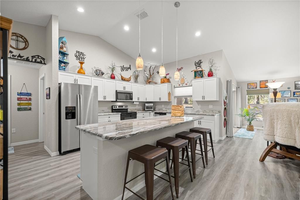 For Sale: $375,000 (4 beds, 2 baths, 1927 Square Feet)