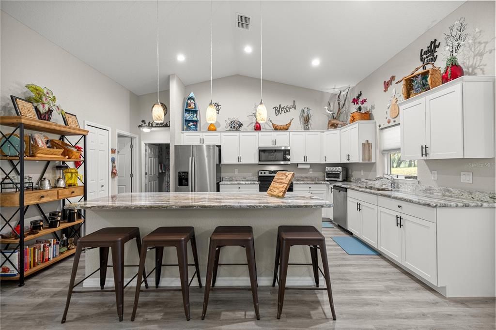 For Sale: $375,000 (4 beds, 2 baths, 1927 Square Feet)