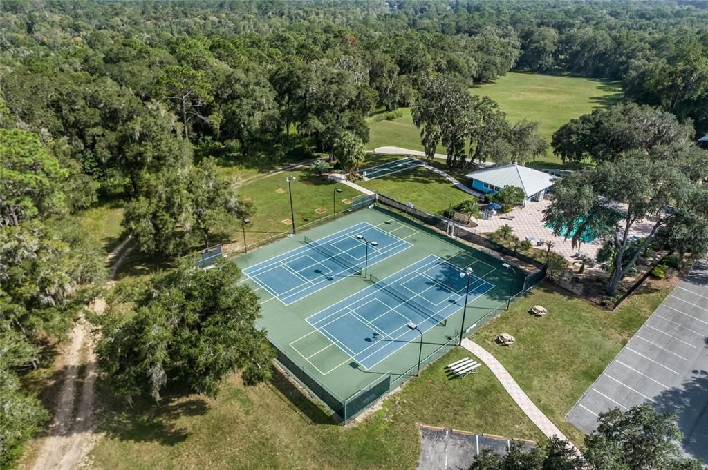 En Venta: $359,900 (4 camas, 2 baños, 1927 Pies cuadrados)