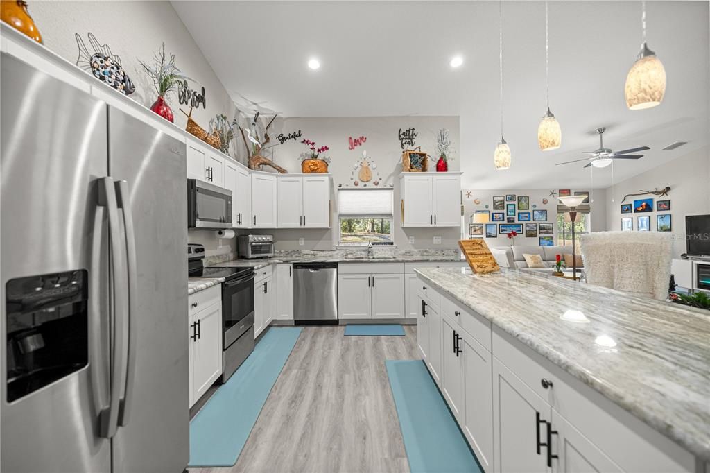 For Sale: $375,000 (4 beds, 2 baths, 1927 Square Feet)