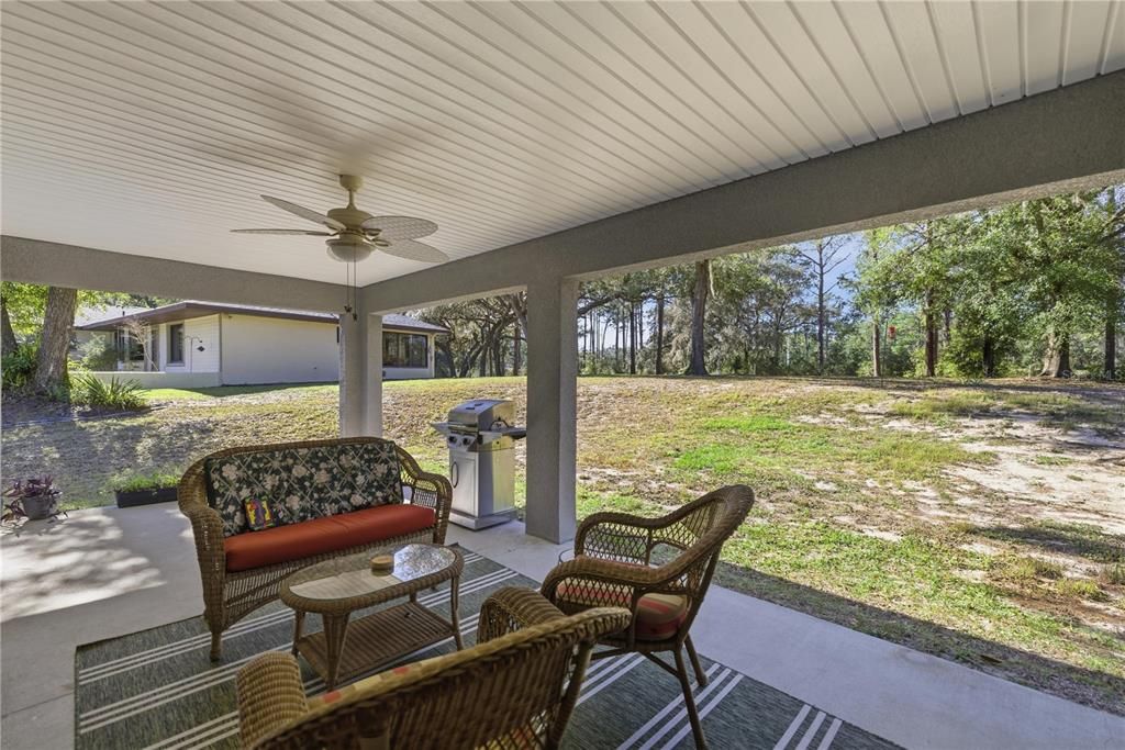 For Sale: $375,000 (4 beds, 2 baths, 1927 Square Feet)