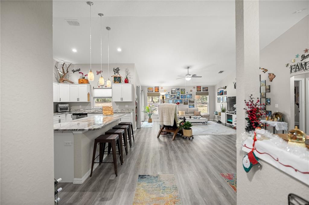 For Sale: $375,000 (4 beds, 2 baths, 1927 Square Feet)