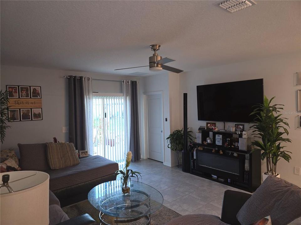 En Venta: $489,900 (5 camas, 2 baños, 2388 Pies cuadrados)