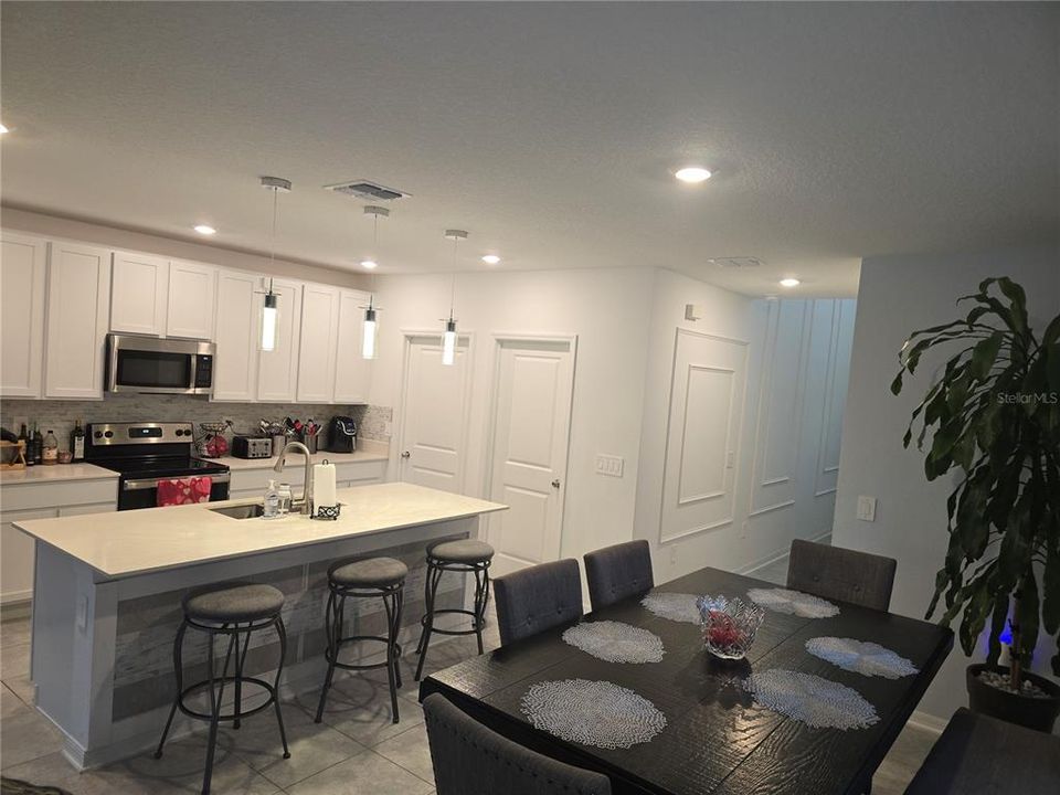 En Venta: $489,900 (5 camas, 2 baños, 2388 Pies cuadrados)