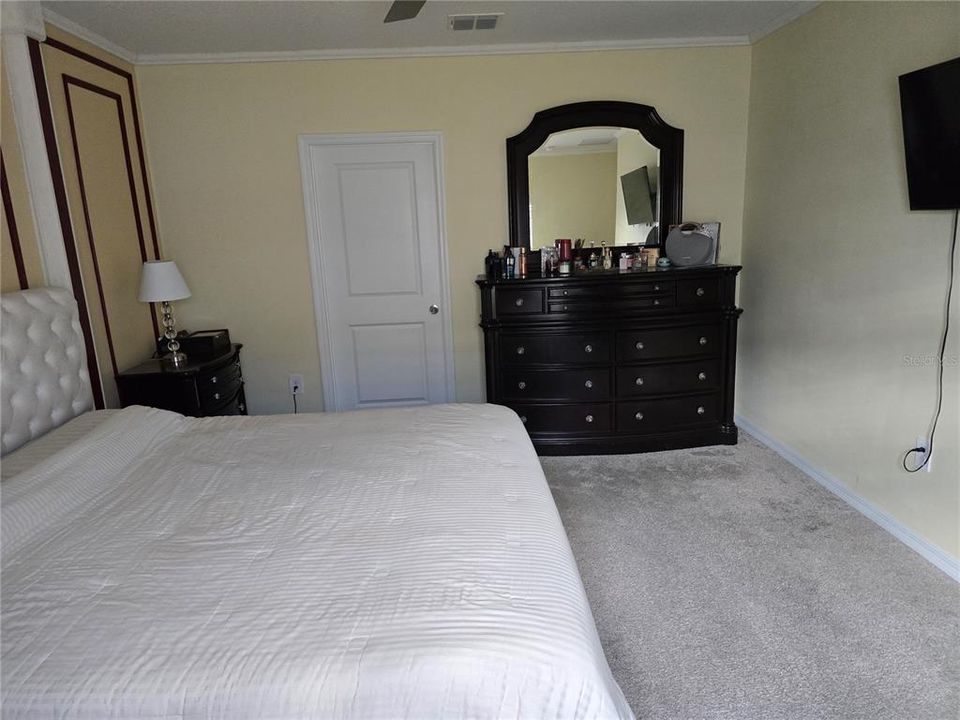 En Venta: $489,900 (5 camas, 2 baños, 2388 Pies cuadrados)