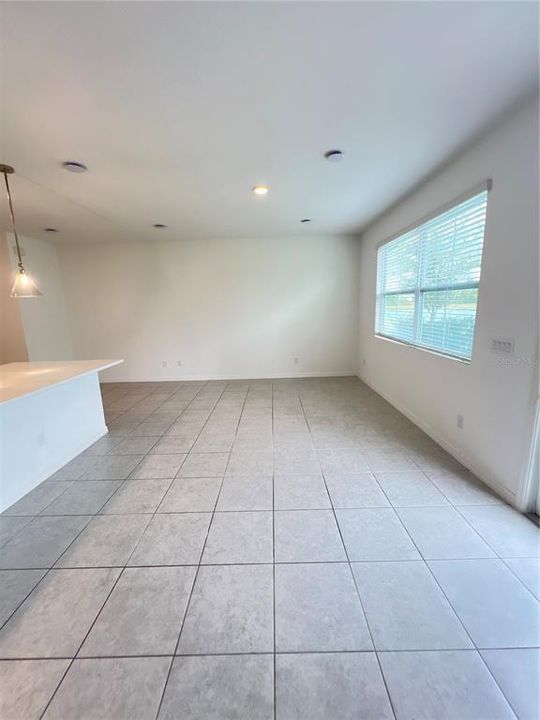 For Rent: $2,200 (3 beds, 2 baths, 1622 Square Feet)