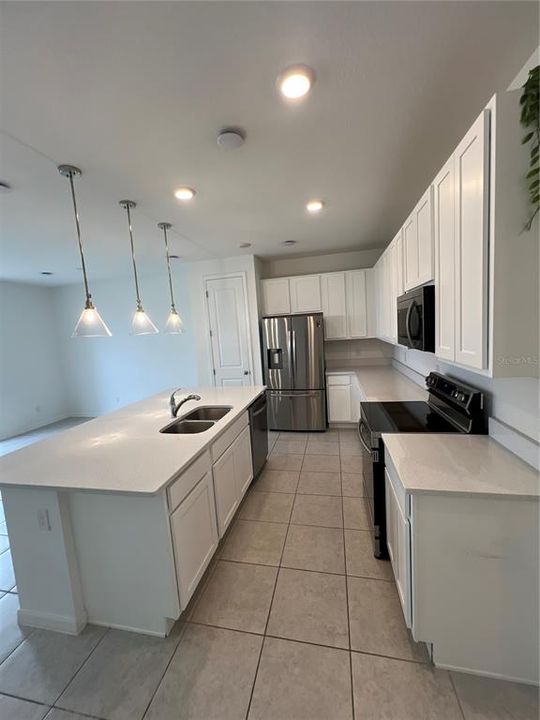 For Rent: $2,200 (3 beds, 2 baths, 1622 Square Feet)