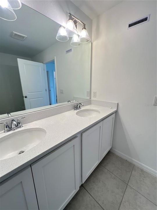 For Rent: $2,200 (3 beds, 2 baths, 1622 Square Feet)