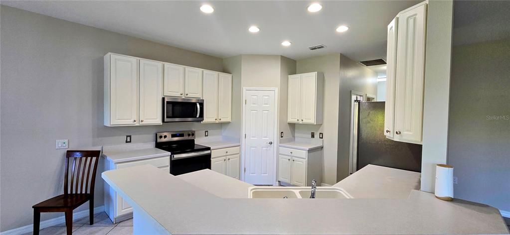 For Rent: $1,975 (2 beds, 2 baths, 1467 Square Feet)