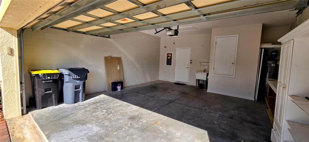 For Rent: $1,975 (2 beds, 2 baths, 1467 Square Feet)