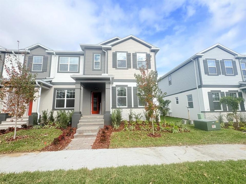 For Rent: $2,900 (3 beds, 2 baths, 1835 Square Feet)