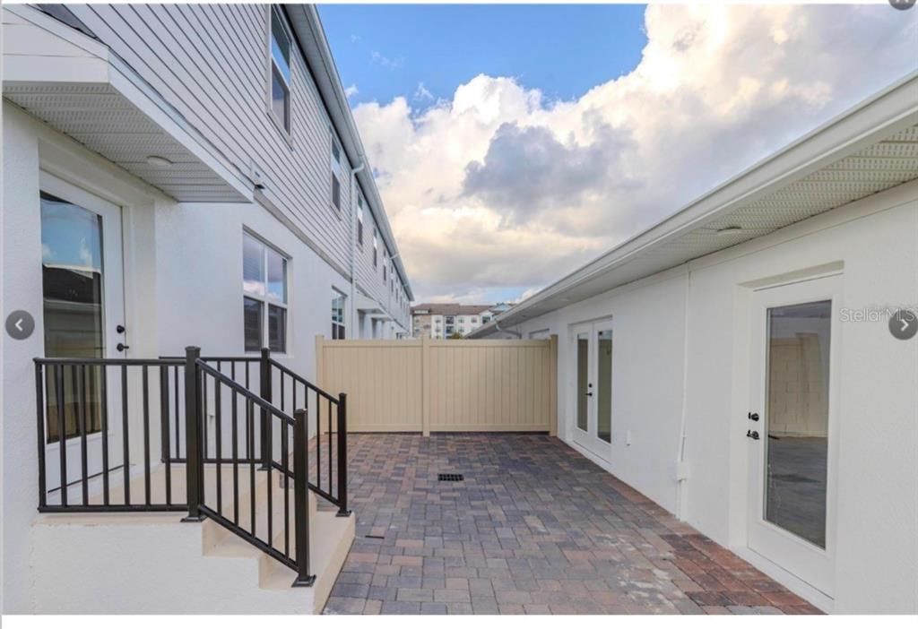 For Rent: $2,900 (3 beds, 2 baths, 1835 Square Feet)