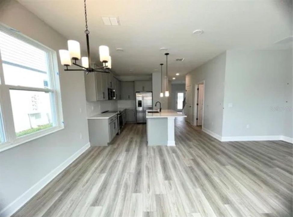 For Rent: $2,900 (3 beds, 2 baths, 1835 Square Feet)