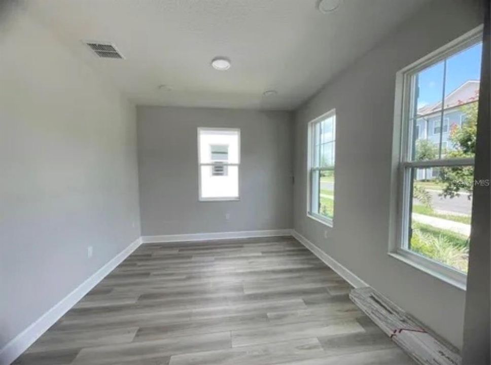 For Rent: $2,900 (3 beds, 2 baths, 1835 Square Feet)