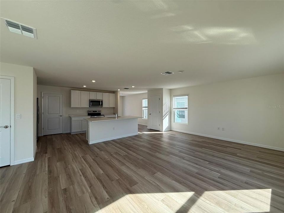 For Rent: $2,250 (4 beds, 2 baths, 2260 Square Feet)