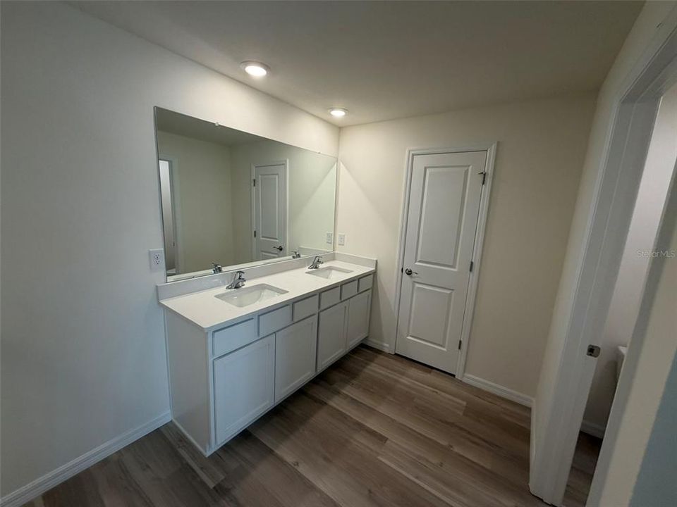 For Rent: $2,250 (4 beds, 2 baths, 2260 Square Feet)