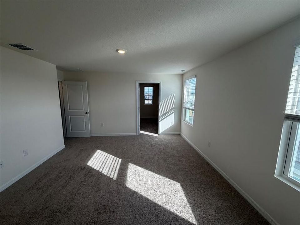 For Rent: $2,250 (4 beds, 2 baths, 2260 Square Feet)