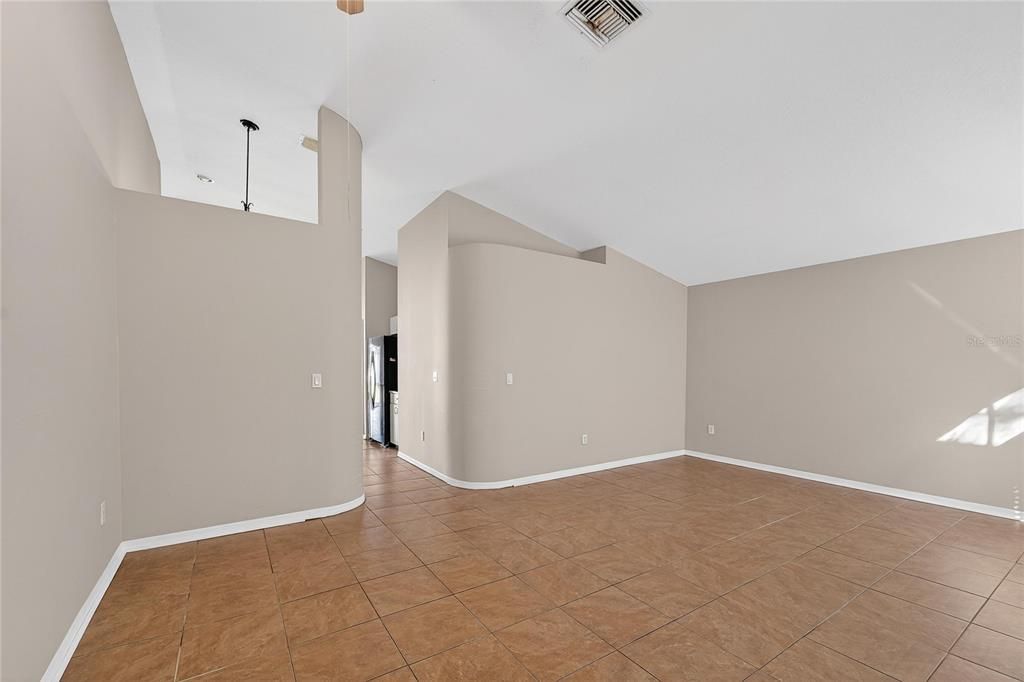 В аренду: $2,150 (3 спален, 2 ванн, 1428 Квадратных фут)