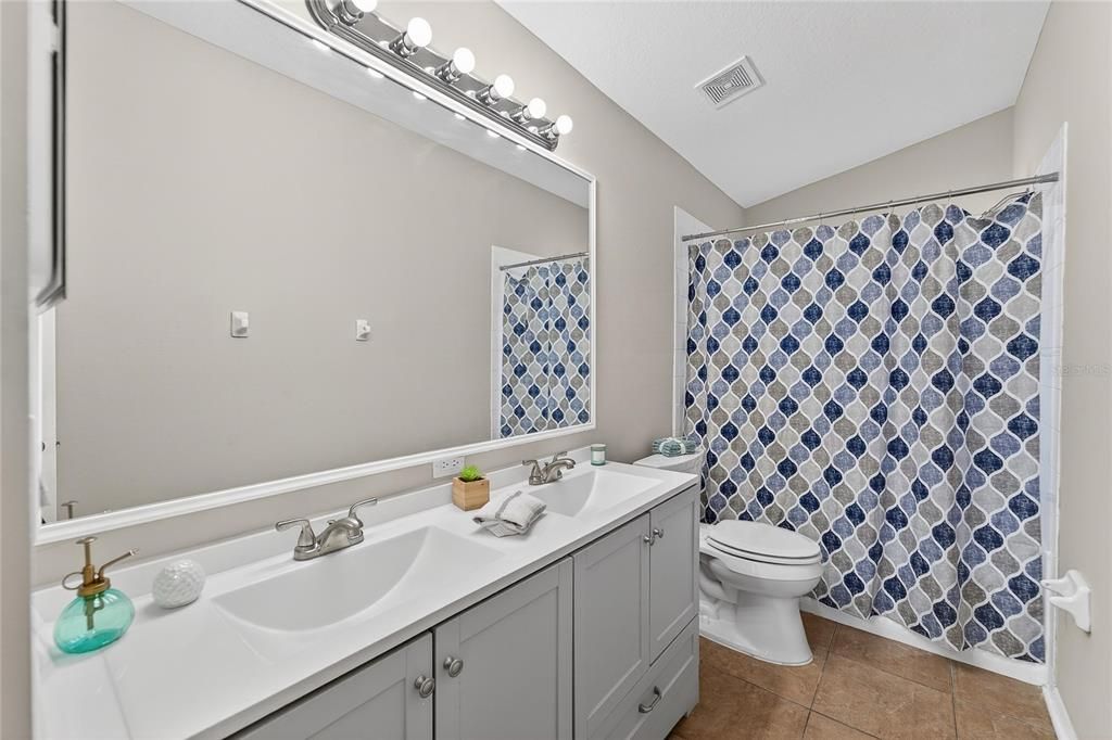 В аренду: $2,150 (3 спален, 2 ванн, 1428 Квадратных фут)