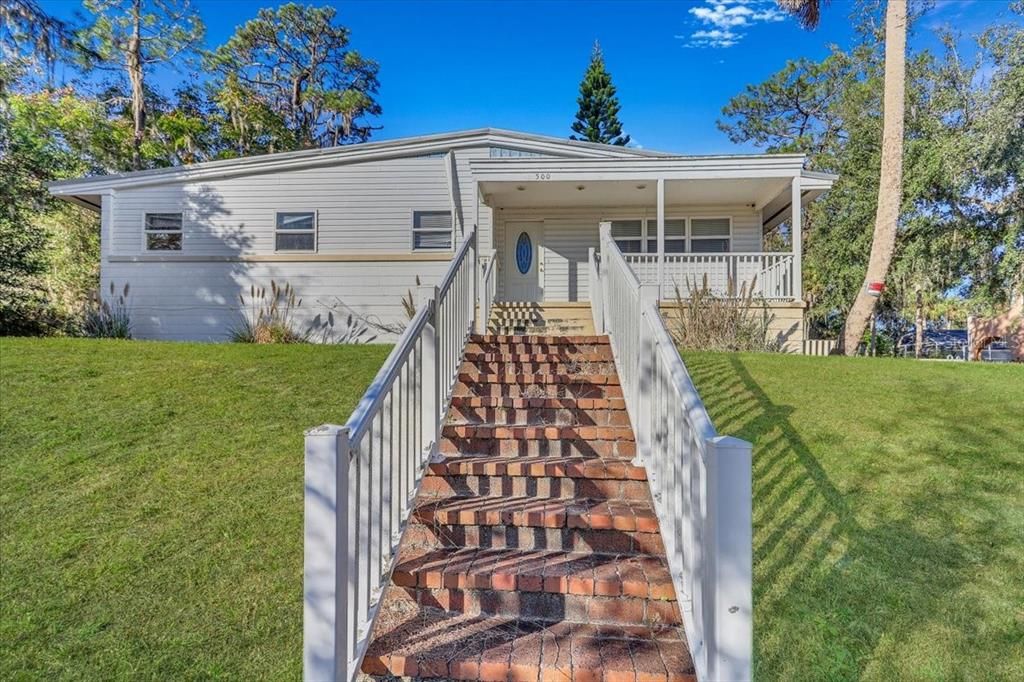 На продажу: $275,000 (3 спален, 2 ванн, 1842 Квадратных фут)