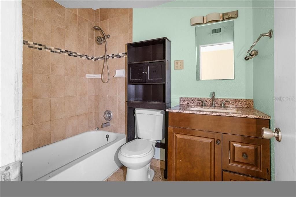 На продажу: $275,000 (3 спален, 2 ванн, 1842 Квадратных фут)