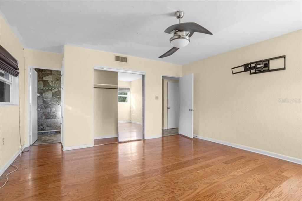 На продажу: $275,000 (3 спален, 2 ванн, 1842 Квадратных фут)