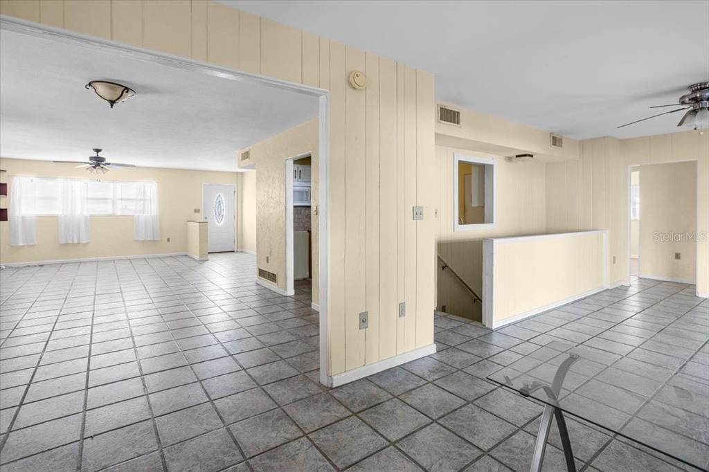 На продажу: $275,000 (3 спален, 2 ванн, 1842 Квадратных фут)