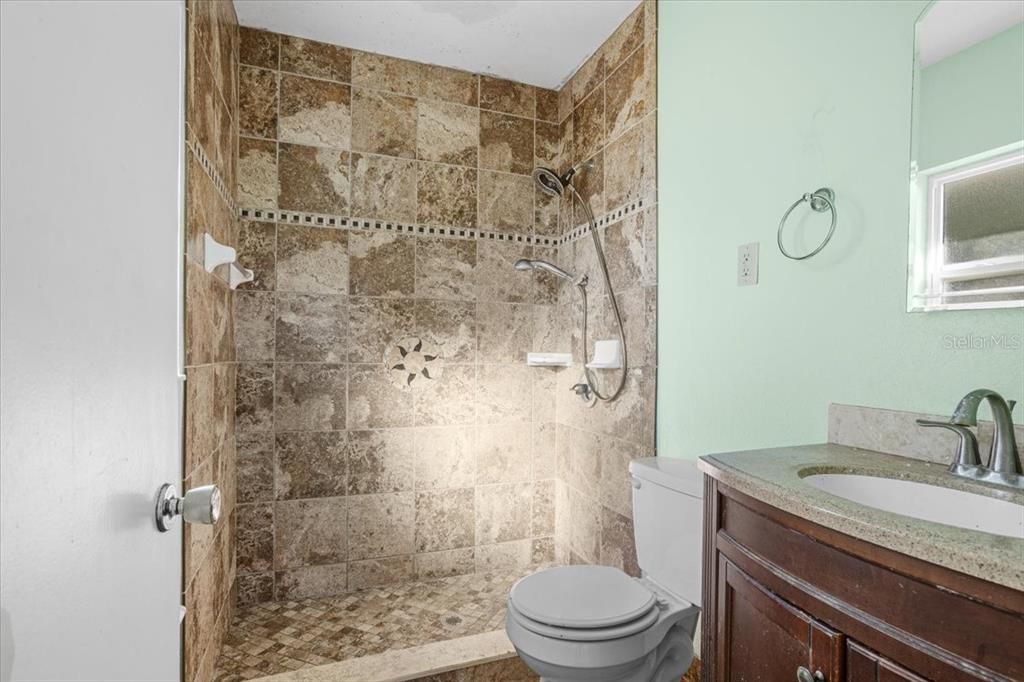 На продажу: $275,000 (3 спален, 2 ванн, 1842 Квадратных фут)